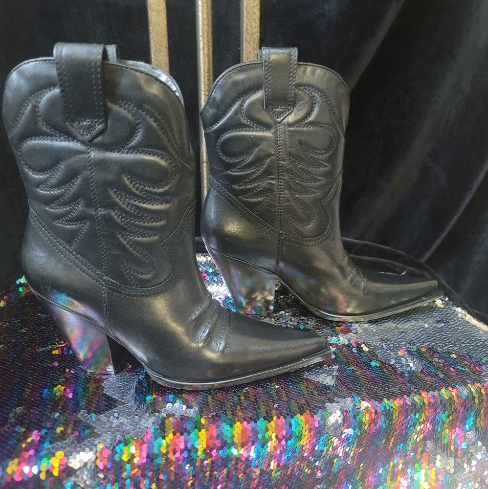 Diba Cowgirl Boots - Conway
